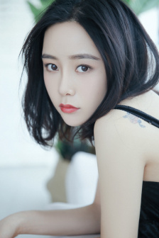 两男两女